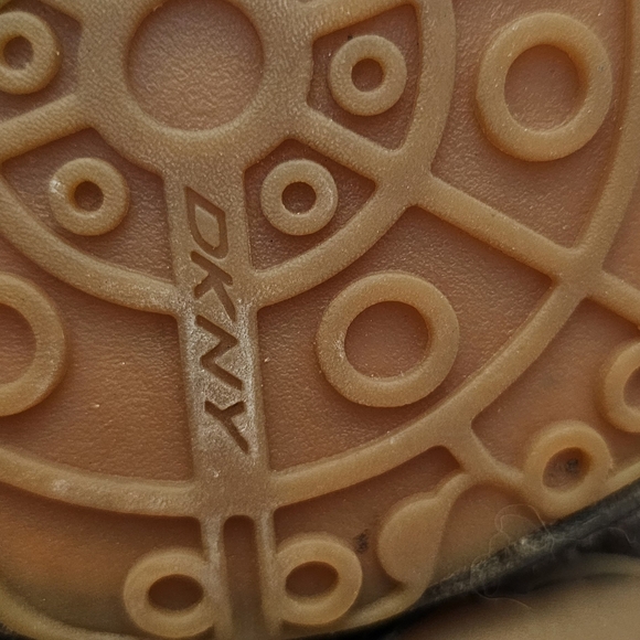 Vintage DKNY boots - Picture 3 of 4